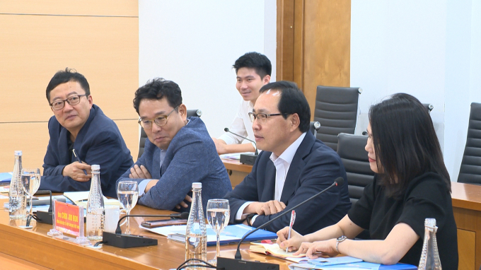 Ông Choi Joo Hoo, Tổng giám đốc Tổ hợp Samsung Việt Nam phát biểu tại buổi làm việc. Ảnh: Báo QN