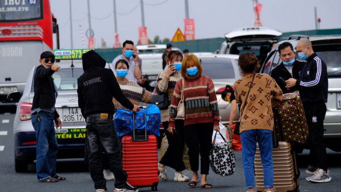 Nhu cầu về quê đón tết của người dân rất lớn nên tỉnh Quảng Ninh tạo điều kiện cho xe khách hoạt động trở lại. Ảnh: Nghĩa Hiếu.
