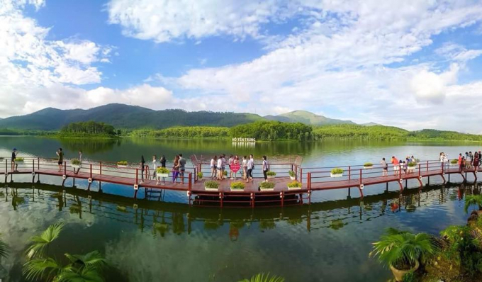 Hồ Yên Trung Uông Bí cảnh quan rất đẹp nhưng vẫn 'lận đận' trong việc tìm kiếm nhà đầu tư