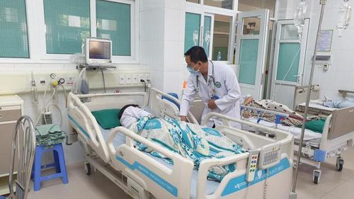 Các học sinh đang được điều trị tại bệnh viện, hiện sức khỏe đã ổn định - Ảnh: Báo Quảng Ninh