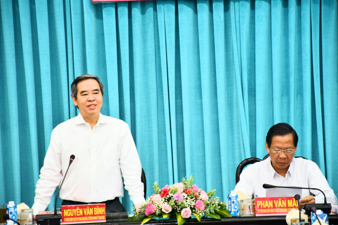 Ông Nguyễn Văn Bình, Trưởng Ban kinh tế Trung ương ghi nhận và đánh giá cao những kết quả đạt được của Đảng bộ tỉnh Bến Tre trong thực hiện Chỉ thị 35 của Bộ Chính trị. Ảnh: HT.