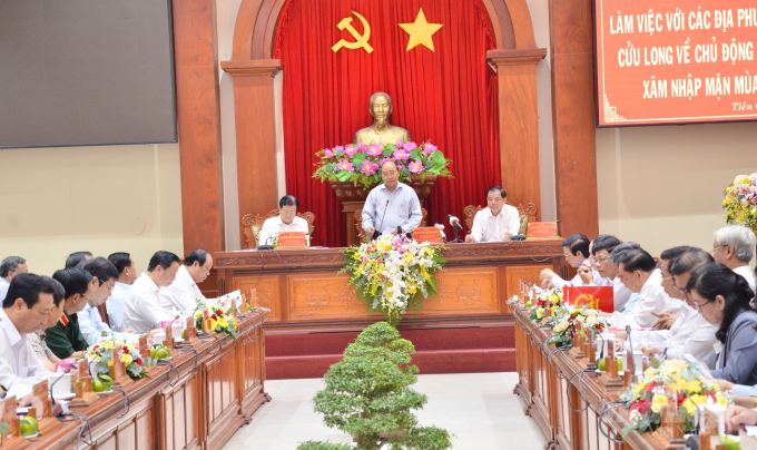 Thủ tướng Nguyễn Xuân Phúc chủ trì hội nghị phòng chống hạn mặn vào chiều ngày 23/9. Ảnh: Minh Đảm.
