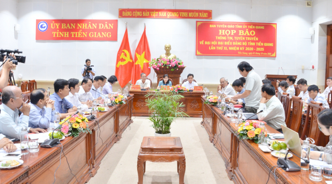 Sáng 1/10, Ban Tuyên giáo tỉnh uỷ Tiền Giang tổ chức buổi họp báo thông tin về đại hội đại biểu Đảng bộ tỉnh lần thứ XI. Ảnh: Minh Đảm.