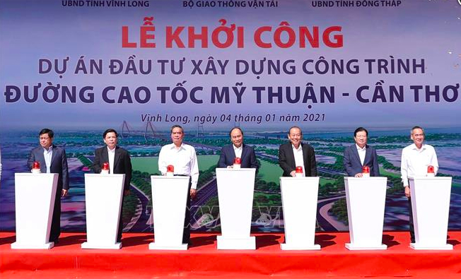 Thủ tướng dự lễ khởi công cao tốc Mỹ Thuận - Cần Thơ sáng nay 4/1. Ảnh: TTXVN.