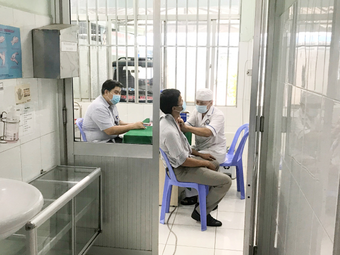 Tỉnh Kiên Giang tiêm vắc xin cho người lao động trong khu công nghiệp để duy trì 3 'tại chỗ'. Ảnh: Đ.T.Chánh.