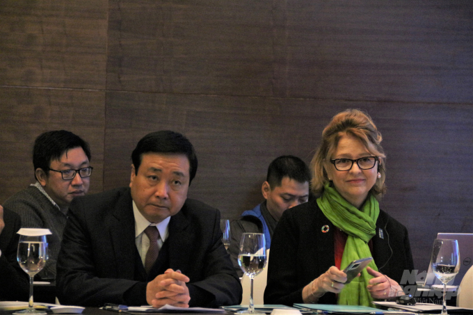 Mr. Tran Quang Hoai and Ms. Caitlin Wiesen co-chaired the Conference. Photo: Pham Hieu.