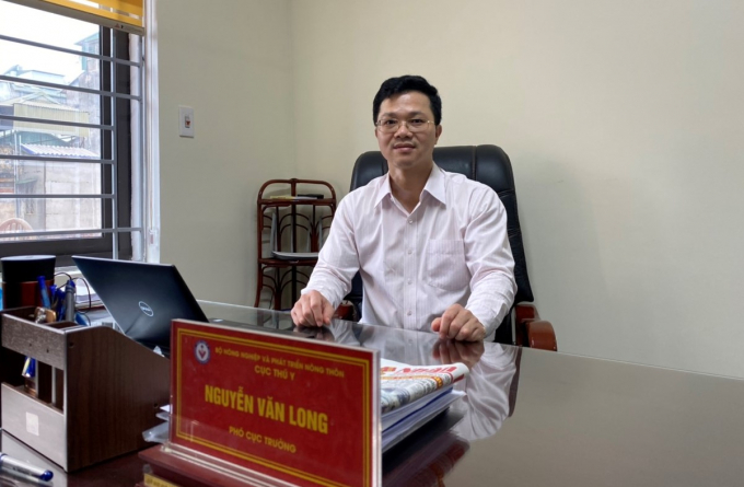 Deputy Director of the Department Nguyen Van Long said that the MARD has granted approval of urgent importation of more than 4 million doses of vaccine against LSD, satisfying the need of localities in the coming time. Photo: Nguyen Huan.