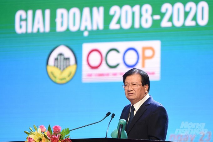 Deputy Prime Minister Trinh Dinh Dung has emphasized the OCOP implementation should be taken thoroughly. Photo: Tung Dinh.