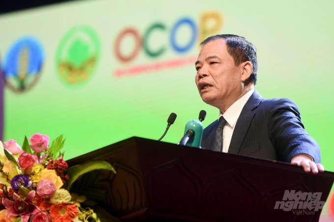 Minister Nguyen Xuan Cuong affirmed that the program has created a synchronous awareness of the political system and the entire society, created a significant development of agriculture, farmers and rural areas. Photo: Tung Dinh.