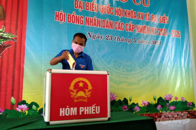 Cử tri huyện miền núi Hướng Hoá (Quảng Trị) đi bỏ phiếu bầu cử. Ảnh: CĐ.
