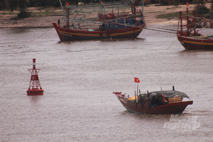 Toàn bộ tàu thuyền hoạt động trên vùng biển Quảng Trị đều đã nhận được thông tin. Ảnh: Công Điền.