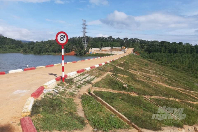 Hồ Khóm 7 (huyện Hướng Hoá) là một trong 12 công trình hồ chứa nước trên địa bàn tỉnh Quảng Trị nằm trong tiểu dự án Sửa chữa và nâng cao an toàn đập (WB8) hoàn thành đã góp phần trong công tác phòng chống thiên tai trên địa bàn. Ảnh: CĐ.