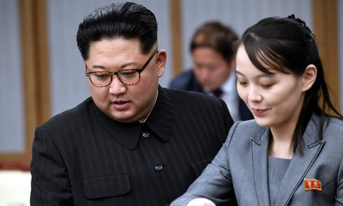 Chủ tịch Triều Tiên Kim Jong-un và người em gái quyền lực Kim Yo-jong. Ảnh: Reuters