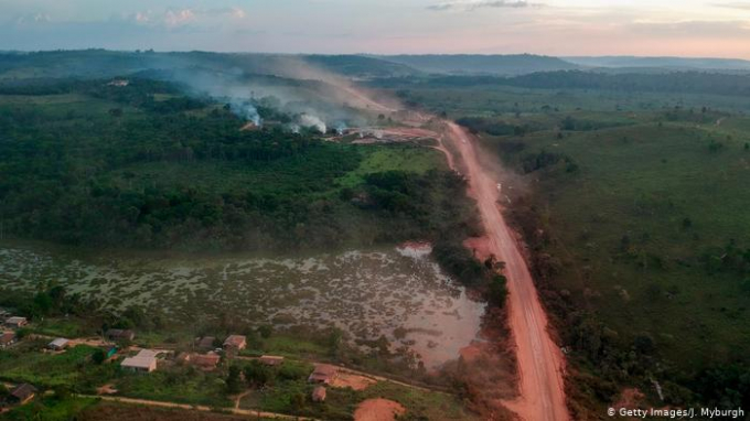 Rừng Amazon ở Brazil bị các hoạt động xâm thực của con người ngày một tăng. Ảnh: Getty Images