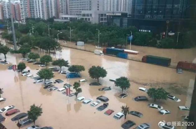 Hình ảnh mưa lũ gây ngập lụt tại nhiều tỉnh, thành miền nam Trung Quốc. Ảnh: Weibo