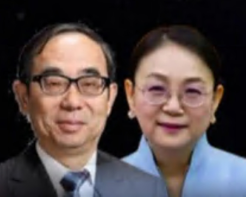 Bà Zhong Huijuan (ảnh phải), chủ tịch công ty dược phẩm Hansoh giành vị trí thứ 9, với 14,6 tỷ USD.
