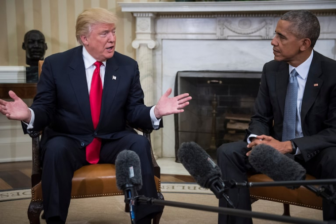 Hình ảnh thân thiện giữa ông Obama và Tổng thống đắc cử Donald Trump tại buổi họp báo trong Phòng Bầu dục ở Nhà Trắng hôm 10/11/2016.  Ảnh: The Washington Post