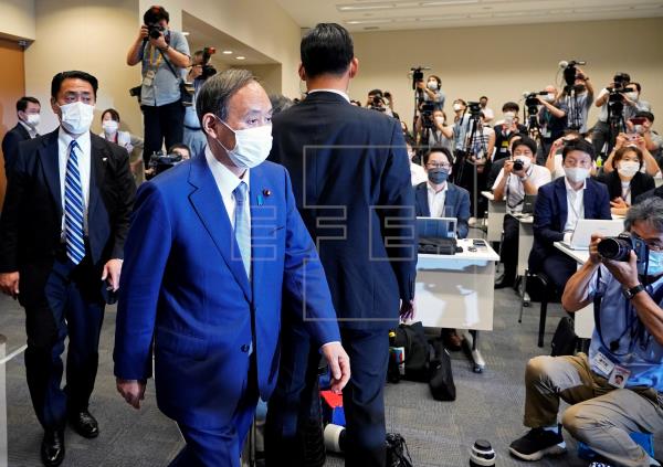 Ông Yoshihide Suga sẽ coi phản ứng với đại dịch Covid-19 là ưu tiên hàng đầu trên coong vị Thủ tướng Nhật Bản. Ảnh: EFE