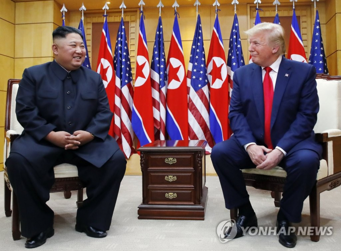 Việc ông Trump mắc Covid-19 khiến cho tiến trình phi hạt nhân hóa trên bán đảo Triều Tiên tiếp tục bị bỏ ngỏ. Ảnh: Yonhap