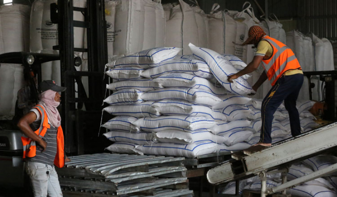 Hoạt động xuất khẩu gạo của Campuchia sang thị trường Trung Quốc vẫn phải tuân thủ theo hạn ngạch từng năm. Ảnh: KhmerTimes