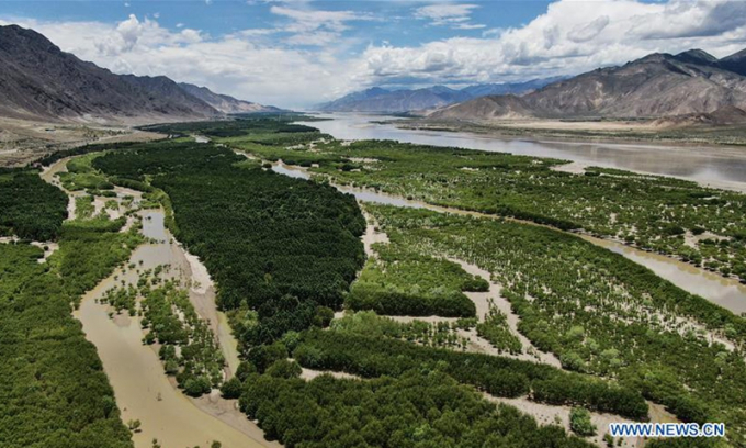 Trung Quốc dự tính, khi đi vào sử dụng dự án thủy điện khổng lồ trên sông Yarlung Zangbo này có thể vận chuyển được 40-200 tỉ m3 nước/năm tới những vùng khô hạn. Ảnh: GlobalNews