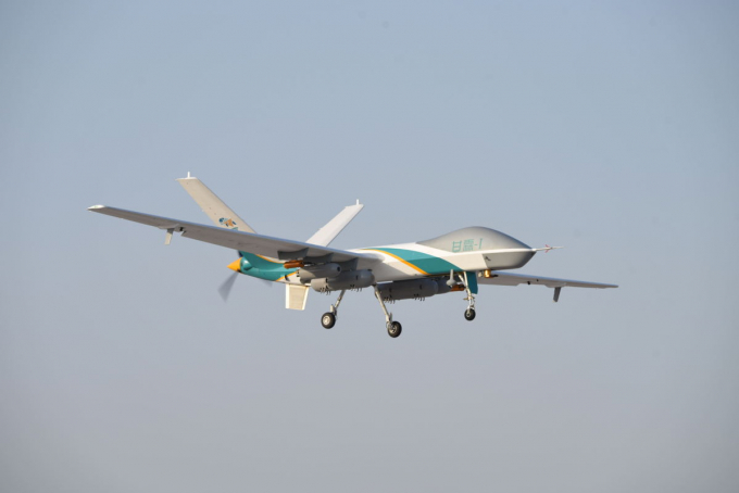 Hình ảnh chiếc máy bay không người lái Ganlin 1 đầu tiên ở Trung Quốc đang bay trên bầu trời Cam Túc. Ảnh: Gansu Daily