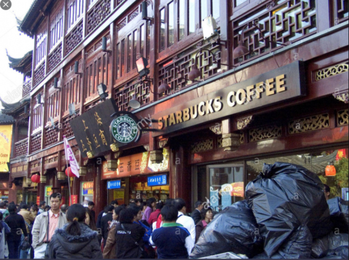 Starbuck có gần 100 chi nhánh lớn nhỏ tại thành phố Thượng Hải. Ảnh: Alamy