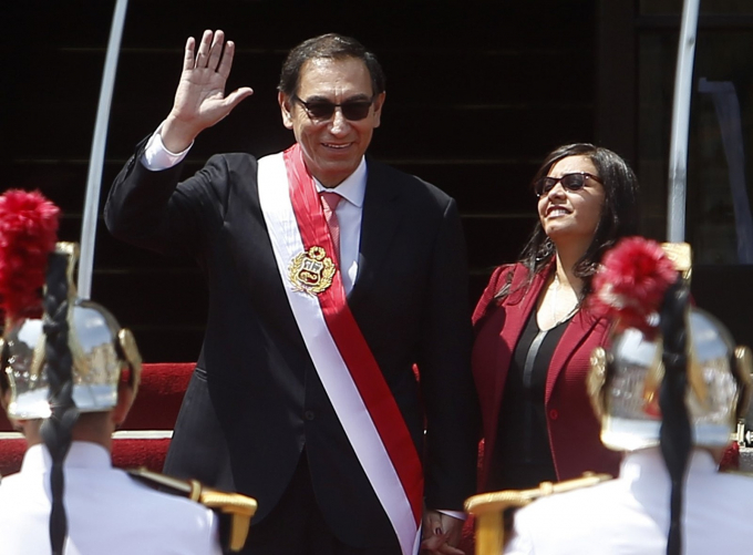Cựu Tổng thống Peru Martin Vizcarra và phu nhân xuất hiện tại một sự kiện hồi còn đương chức. Ảnh: AP 