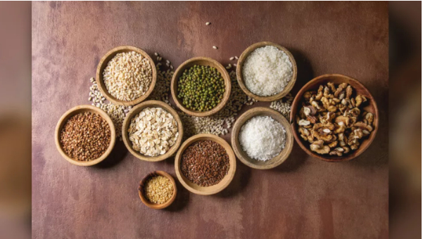 Các loại hạt và ngũ cốc đều bị xuống cấp và nấm mốc nếu để lưu trữ quá lâu. Ảnh: Getty Images