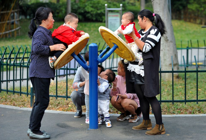 Mặc dù Bắc Kinh đã nới lỏng chính sách dân số từ năm 2015 nhưng có báo cáo cho rằng tỷ lệ sinh tại nước này đã sụt giảm hơn 2 triệu ca vào năm 2020. Ảnh: Finacial Times