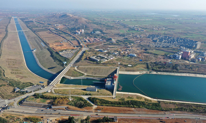 Một trong ba tuyến kênh dẫn nước thuộc dự án Nam thủy Bắc điều ở Trung Quốc. Ảnh: RT