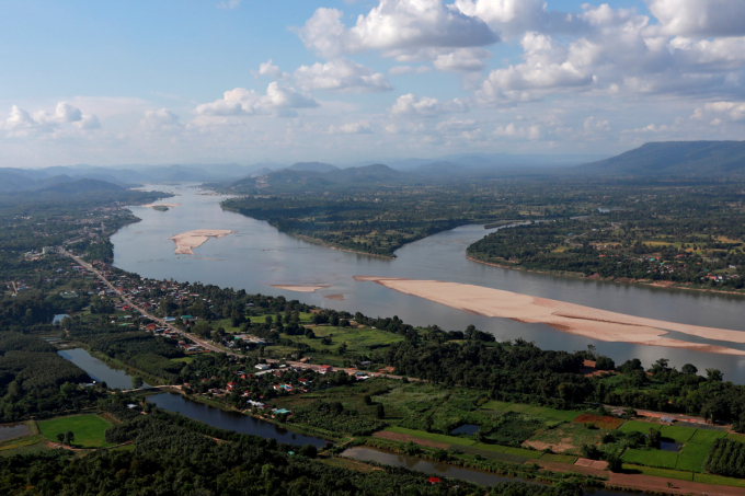 Sông Mekong đoạn giáp giữa Thái Lan và Lào chụp từ tỉnh Nong Khai (Thái Lan)  ngày 29 tháng 10 năm 2019. Ảnh: Xinhua