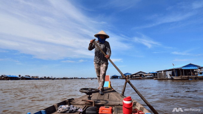 Biển Hồ (Tonle Sap) vốn là sinh kế quan trọng đối với hàng triệu người ở Campuchia đang đứng trước nhiều nguy cơ rủi ro. Ảnh: Pichayada Promchertchoo
