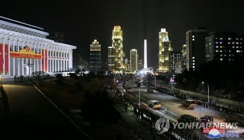Có nguồn tin cho rằng, nhà lãnh đạo Triều Tiên Kim Jong-un có tham gia sự kiện duyệt binh trong đêm. Ảnh: Yonhap  