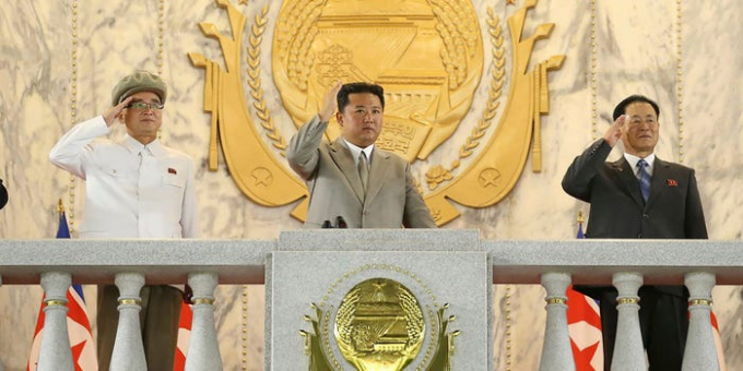 Ông Kim Jong-un được cho là đã giảm được từ 10 đến 20 kg. Ảnh: KCNA