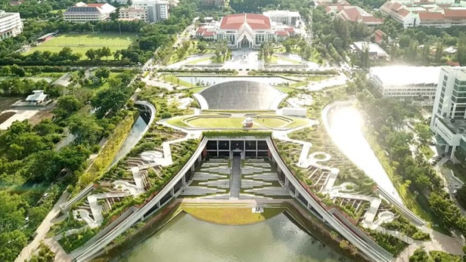 The rooftop garden of Thammasat University is the largest in Asia. Photo: Land Process