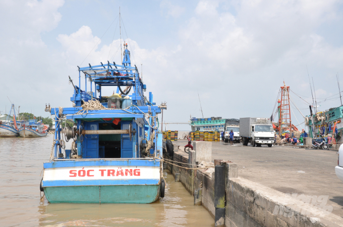 Tàu cá khai thác hải sản tỉnh Sóc Trăng thực hiện IUU. Ảnh: HĐ