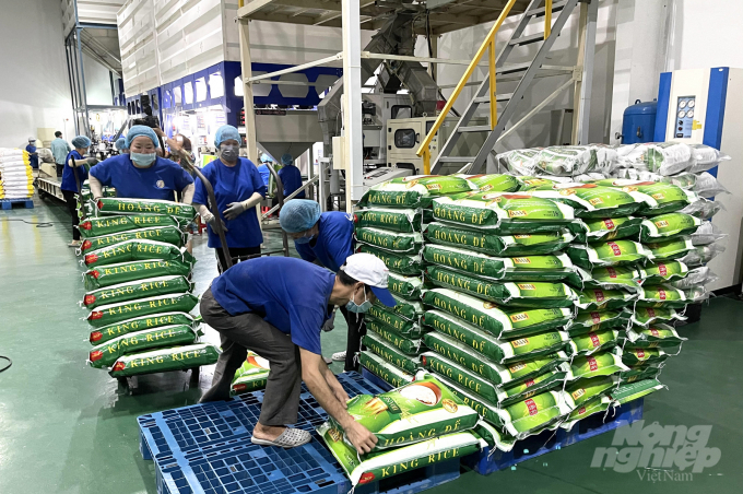 Công ty CP Trung An (Cần Thơ) đóng hàng xuất khẩu gạo. Ảnh: HP.