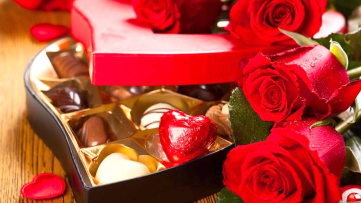 Hoa hồng và Socola là quà tăng Valentine được ưa chuộng nhất