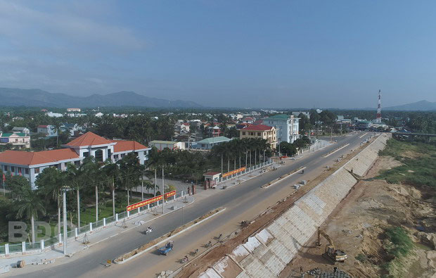 Thành lập thị xã Hoài Nhơn trên cơ sở nguyên trạng của huyện Hoài Nhơn, tỉnh Bình Định. Nguồn: baobinhdinh.vn.