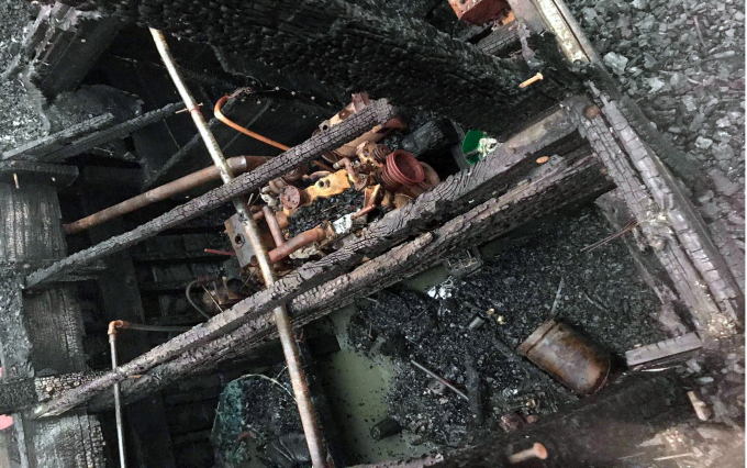Toàn bộ máy móc, ngư lưới cụ và phần ruột tàu của ông Được đã bị thiêu cháy. Ảnh: QD.