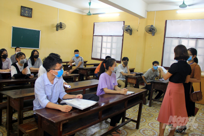 Môn thi Ngữ văn tại tỉnh Thanh Hóa có 99,7% thí sinh dự thi. Ảnh: Võ Dũng.