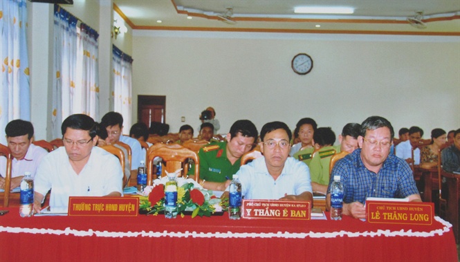 10-03-00_ton_cnh_hoi_nghi