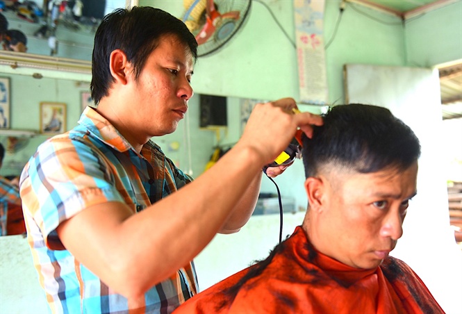 Sự khác nhau giữa thợ cắt tóc tại Việt Nam và nước ngoài  Kỹ Thuật Cắt Tóc