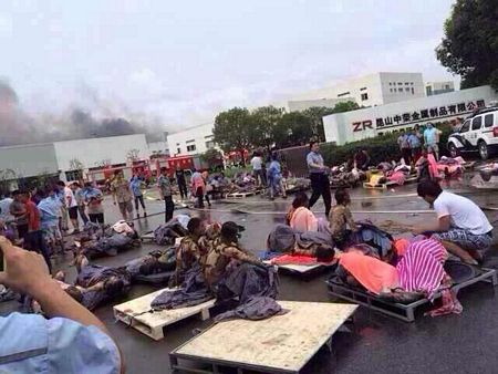 Các thi thể cháy xém tại hiện trường vụ nổ nhà máy ở Trung Quốc