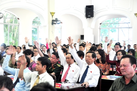 Các đại biểu nhất trí với 3 vấn đề mà Chủ tịch HĐND TP Đà Nẵng đề nghị biểu quyết