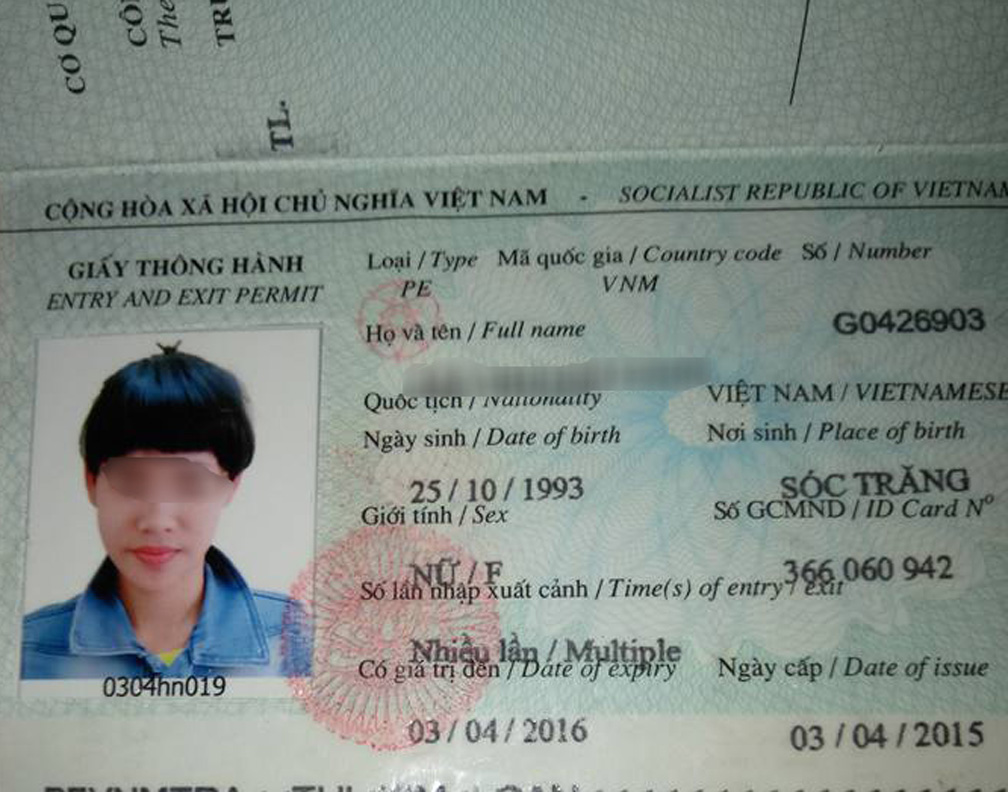 Hình ảnh kêu cứu ở Trung Quốc và hộ chiếu được cho là của L. Ảnh trên mạng xã hội