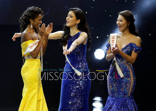   Hoa hậu Cộng hòa Dominica hạnh phúc khi biết mình lọt Top 3 cuộc thi năm nay.  
