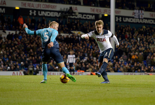 Christian Eriksen là điểm sáng của Tottenham trong trận đấu với Swansea