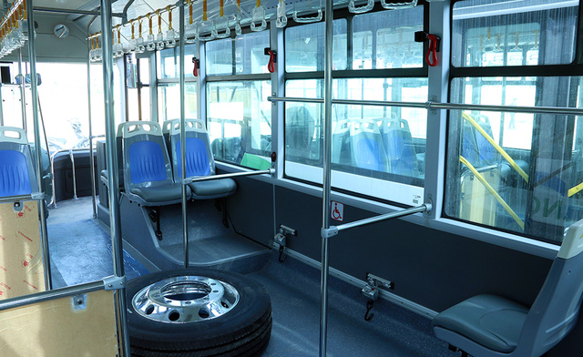   Mặc dù được gọi là “xe buýt nhanh”, nhưng theo Sở GTVT Hà Nội, mô hình này chỉ có thể gọi là “xe buýt ưu tiên” vì chưa có làn đường dành riêng cho xe buýt hoạt động.  